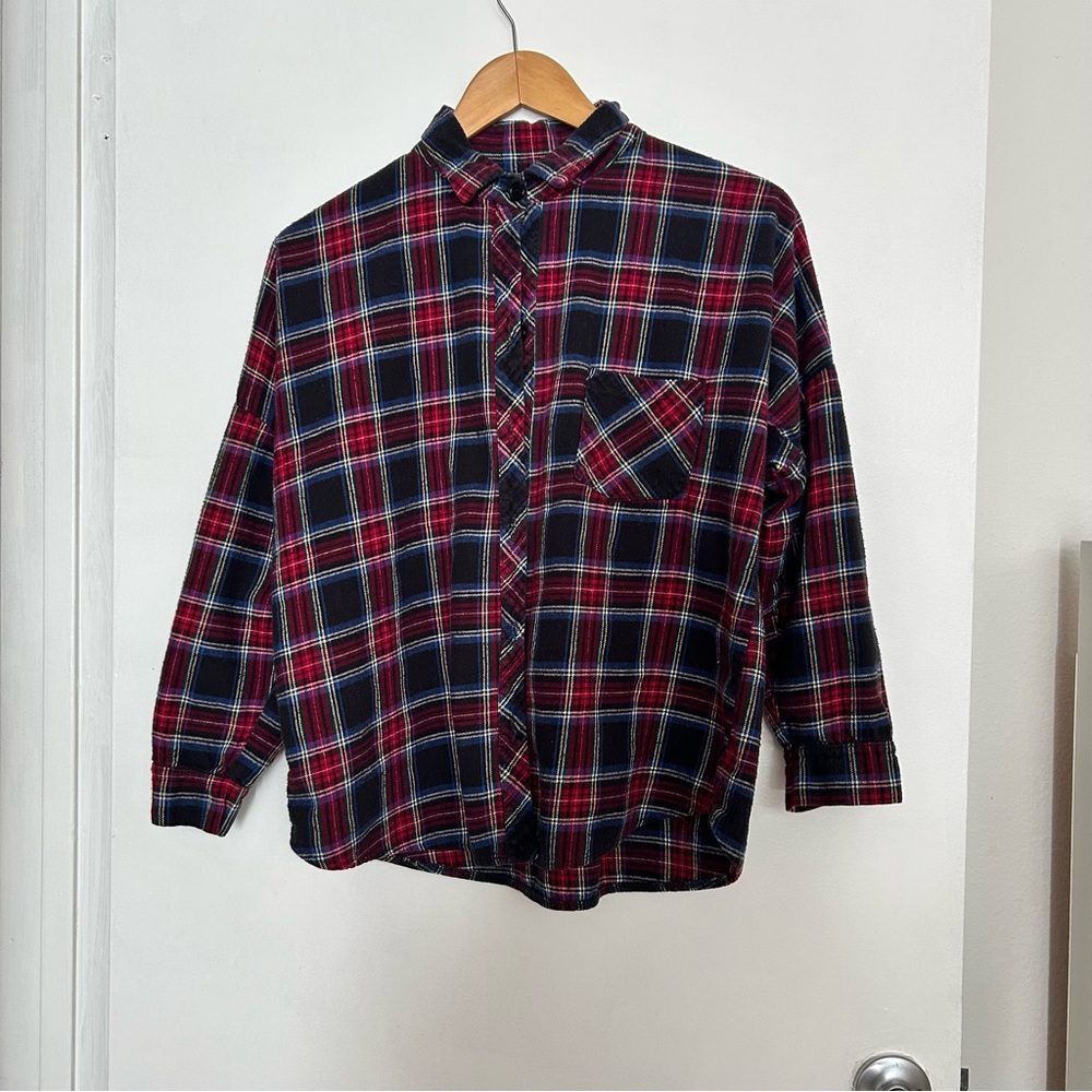 Classic Women’s Flannel - Picture 2 of 5